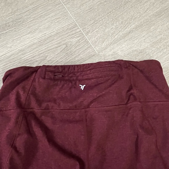 Old Navy Active Cozecore Flaire High Rise Sz Medium Burgundy High-Waisted Pants - Picture 7 of 9